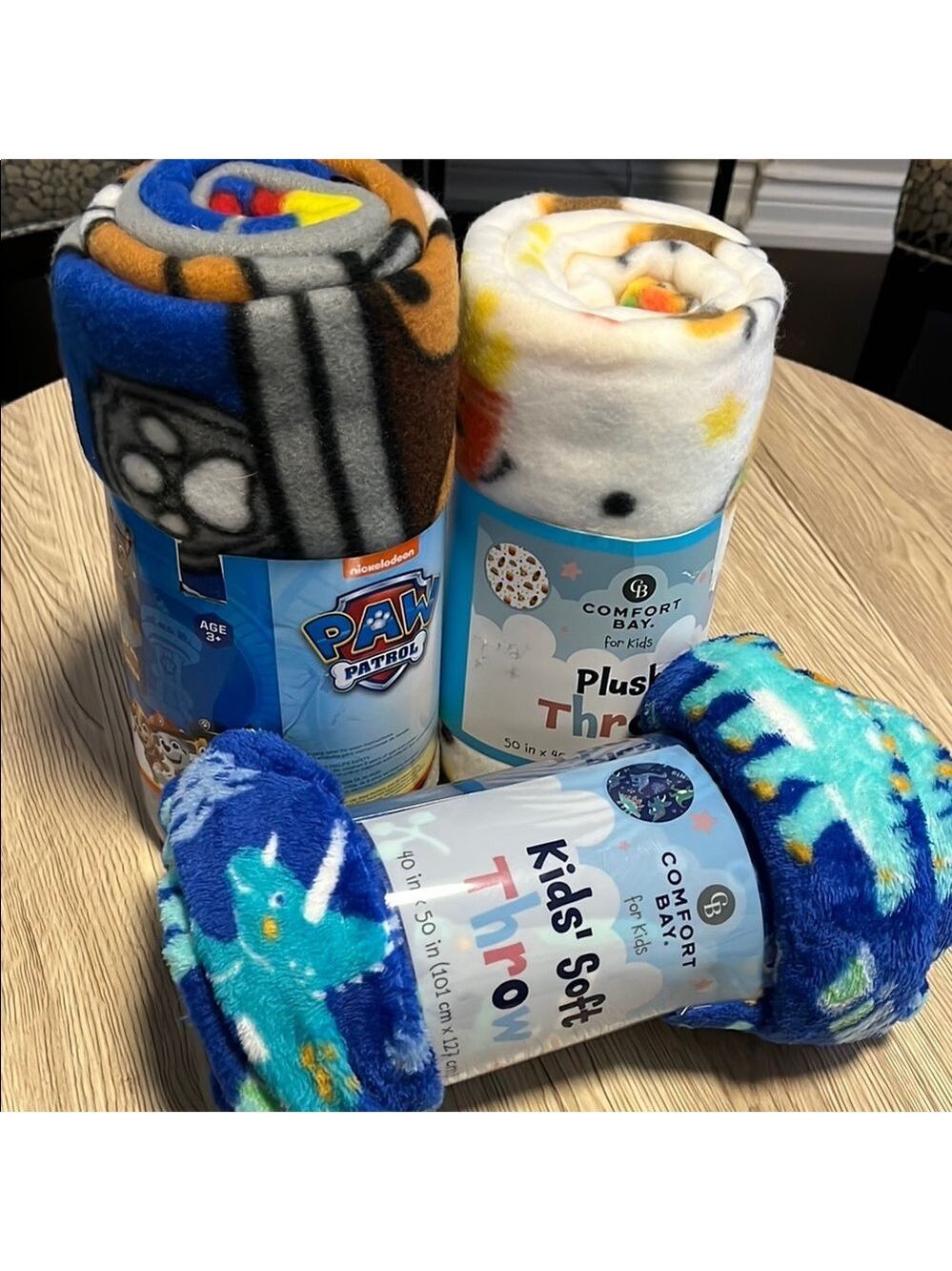Set of 3 blankets. 1 Nickelodeon Paw Patrol Kids Plush Throw 2 Comfortable Bay
